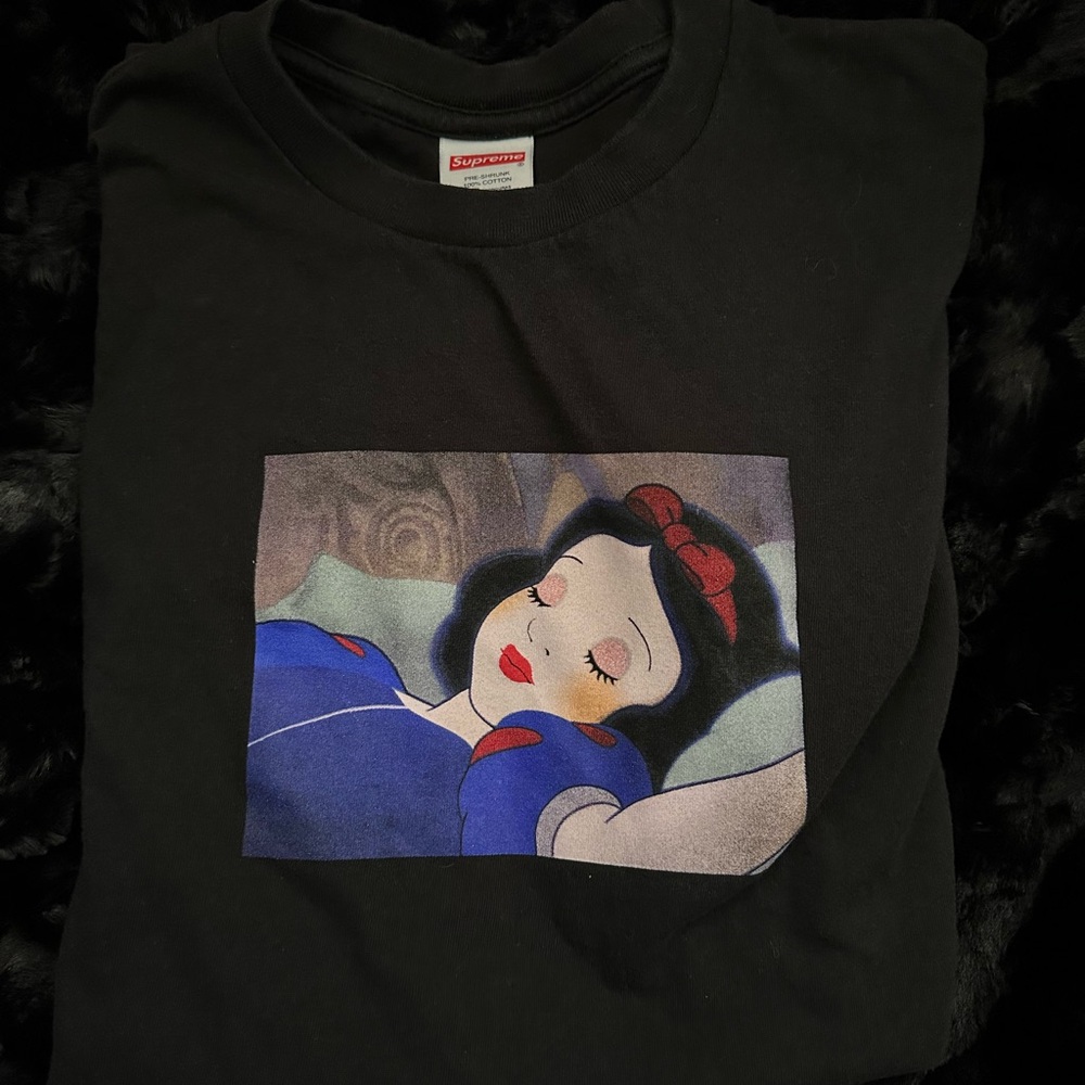 Supreme Snow White Black and Blue Art Print T-Shirt